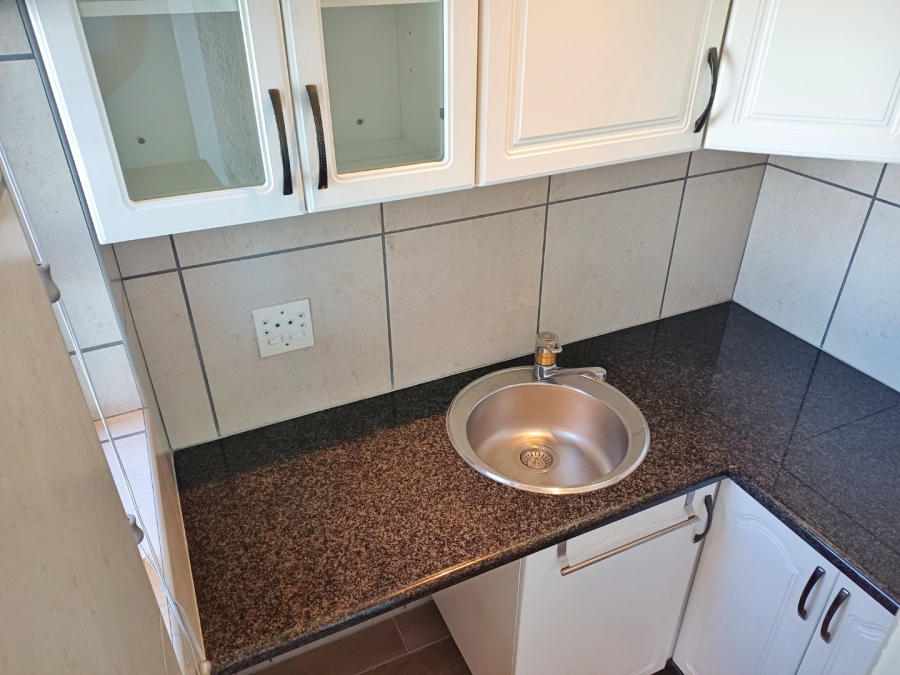 5 Bedroom Property for Sale in Fraaiuitsig Western Cape